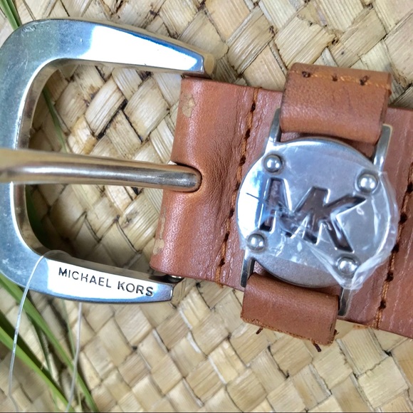 Michael Kors leather belt with silver buckle - Picture 3 of 8